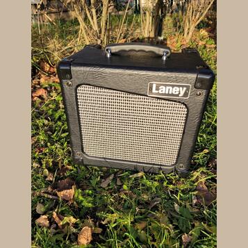 Laney CUB 8 – lampové kombo (Celestion + Sovtek)