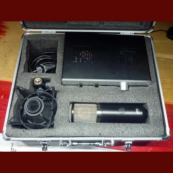 Mikrofon lampový AKG P820