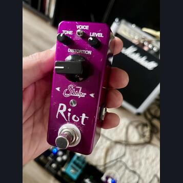 Suhr Riot distortion