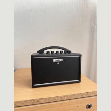 Boss Katana Mini + síťový adaptér