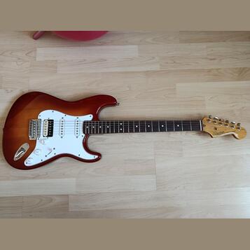 Squier Limited Edition Classic Vibe 60s Stratocaster HSS