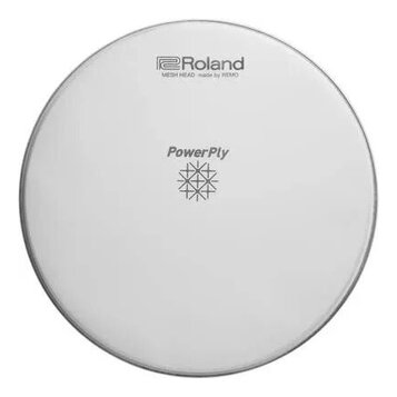 Bílá kruhová bubenová membrána. V horní části je nápis Roland a pod ním text MESH HEAD made by REMO. Uprostřed je uveden název PowerPly doplněný o gr…