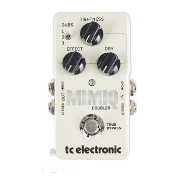 Bílý kytarový efekt pedál s nápisem MIMIQ DOUBLER a logem tc electronic. Na horní části jsou tři černé otočné ovladače s popisky TIGHTNESS, EFFECT a…