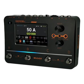 Černý procesor kytarových efektů s displejem a ovládacími prvky. Na horní části je nápis GS1000 Li Intelligent Amp Sampling Processor a logo MOOER. N…