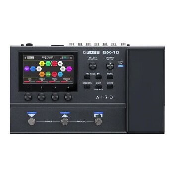 Černý kytarový procesor s nápisy BOSS a GX-10. Zařízení má digitální displej zobrazující řadu efektů, čtyři ovládací knoflíky pod ním a nápis A.I.R.D…