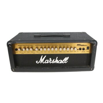 Černý kytarový kombo zesilovač s logem Marshall na předním černém textilním krytu. Horní ovládací panel je zlaté barvy a nese označení MG100HDFX. Pan…