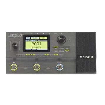 Šedý kytarový procesor s černým displejem a expresním pedálem. V levém horním rohu je nápis GE200 a pod ním menší text MULTI-EFFECTS GUITAR PROCESSOR…