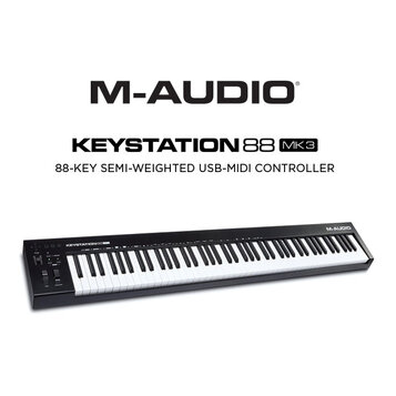 Černý MIDI kontrolér s 88 klávesami. Na horní liště je vpravo nápis M-AUDIO a vlevo KEYSTATION 88 MK3. Nad klávesami jsou umístěna ovládací tlačítka…