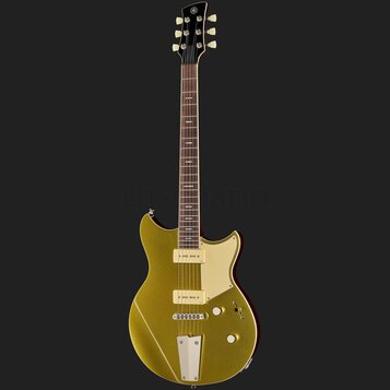 Zlatá elektrická kytara s tmavým hnedým hmatníkem a černou hlavou. Na hlavě je viditelné logo Yamaha. Kytara má dva humbuckery, bílý plecháč a dvě ov…