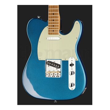 Modrá elektrická kytara s kovovým leskem a krčkem z jasného dřeva. Na hradle snímače je nápis "Lawrence". Kytara má bílý pickguard a kovovou ovládací…