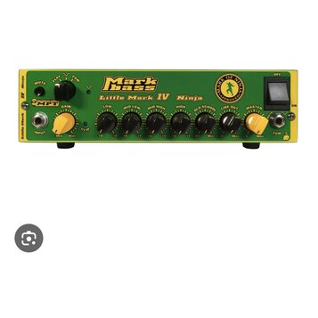 Zelený basový zesilovač s nápisy Mark bass a Little Mark IV Ninja. Na předním panelu se nachází ovládací prvky Gain, Low, Mid Low, Mid High, High, Ol…