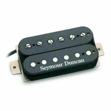 Černý humbucker s dvěma cívkami a kovovou základnou. Na spodní cívce je bílý nápis Seymour Duncan, horní cívka má viditelné šrouby. Nástroj vykazuje…