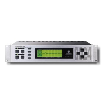 Stříbrný rackový procesor s nápisem ULTRA-CURVE PRO DIGITAL 24-BIT DUAL-DSP MAINFRAME MODEL DSP 8024. Zařízení má zelený LCD displej s texty METER, F…