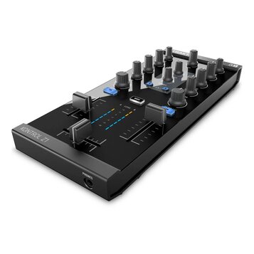 Černý DJ mixér s nápisem KONTROL Z1 na přední hraně. Zařízení obsahuje několik otočných knoflíků, posuvníky a modrá tlačítka s nápisy ON. Uprostřed j…