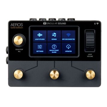Černý looper s nápisy AEROS Gold Edition a SINGULAR SOUND. Zařízení má displej s menu, tři zlaté ovládací knofíky v dolní části a jeden zlatý knofík…