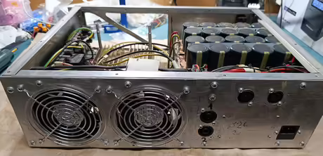Rozestavěn&yacute; zesilovač Aldax SPD 400 - 2x 400W