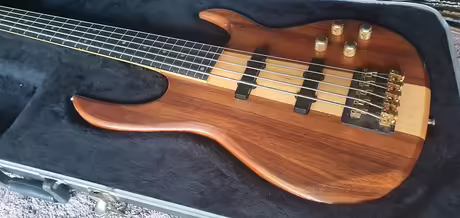 Carvin LB-75F 5-strunov&aacute; Fretless Basa Natural /Made in USA/