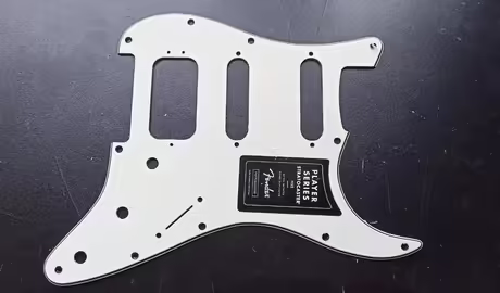 Fender Stratocaster Player Series pickguard HSS.