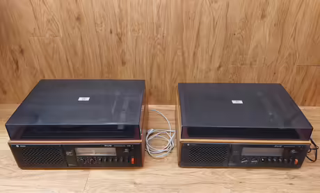 2x Gramor&aacute;dio Tesla Duo 1038A