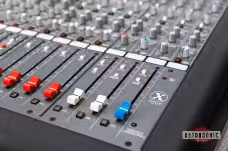 Mixpult. Crest Audio 16-4st-4aux 