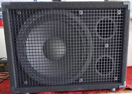 Baskytarov&yacute; box DAS 12L1x12" 400W 8ohm