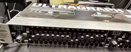 EQUALISER_BEHRINGER_FBQ1502