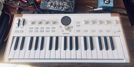 Arturia Astrolab 37