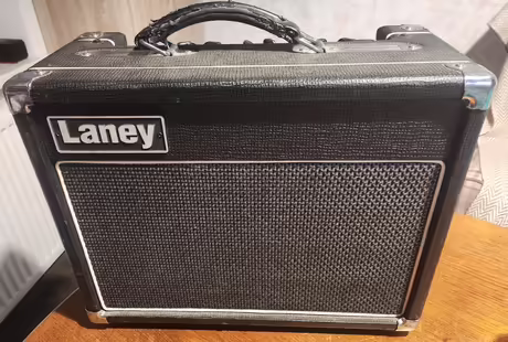 kombo Laney VC 15, doprava na v&yacute;d. m&iacute;sto v ceně